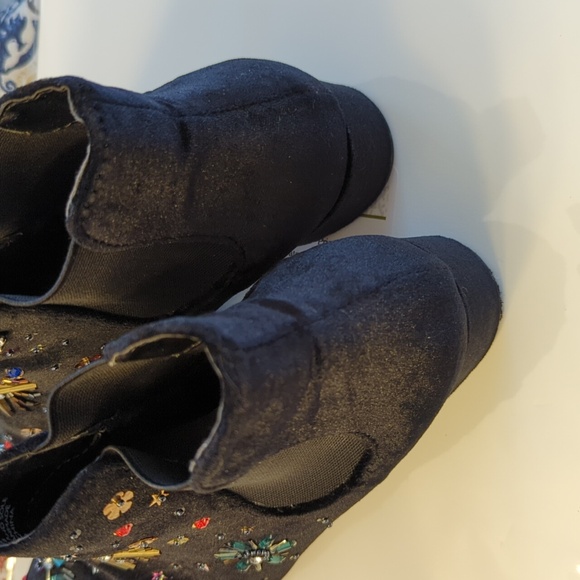 Betsy Johnson velvet booties - Picture 4 of 10